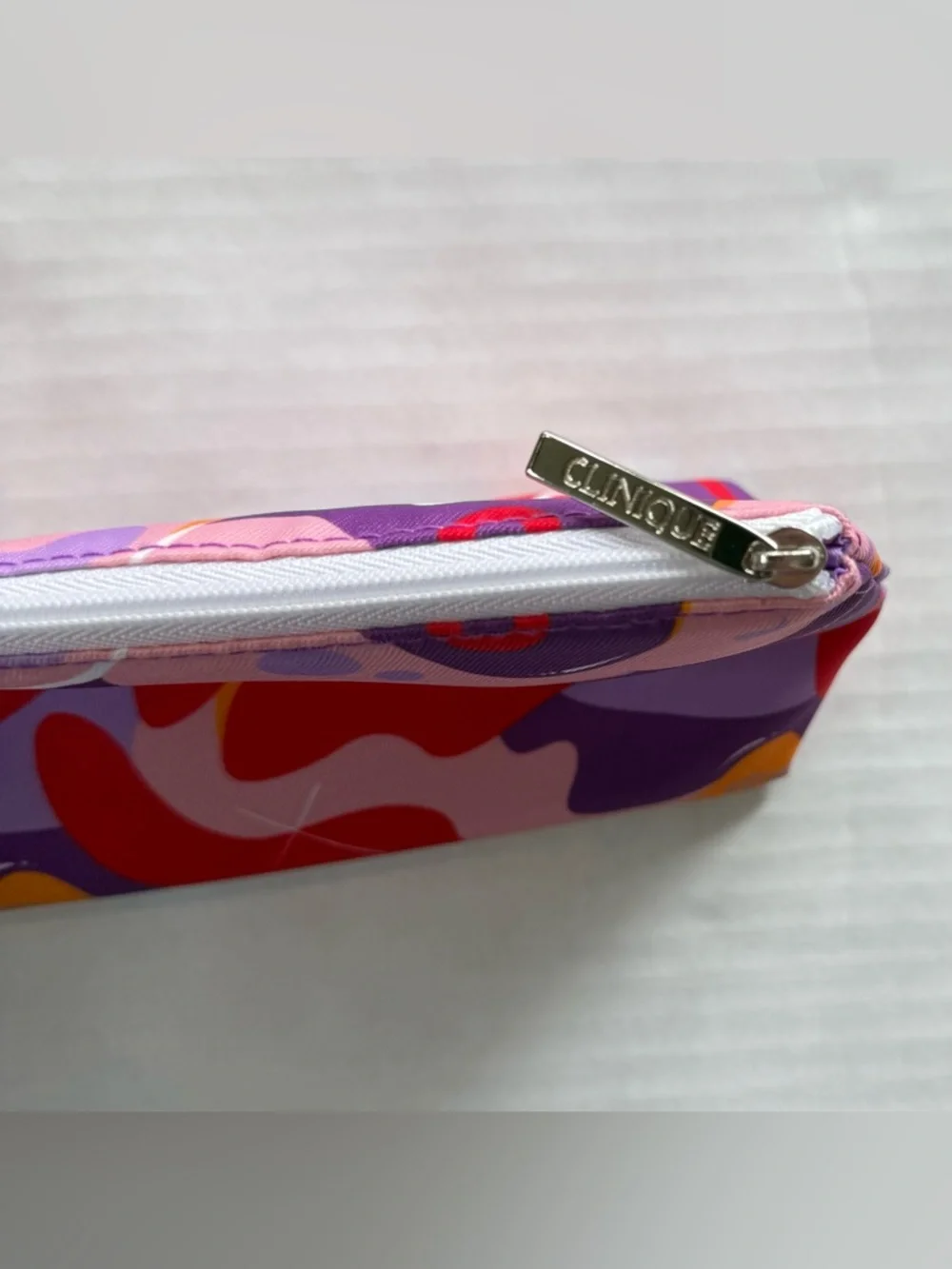 Clinique Abstract Lips Pop-Art Print Cosmetic Makeup Pouch